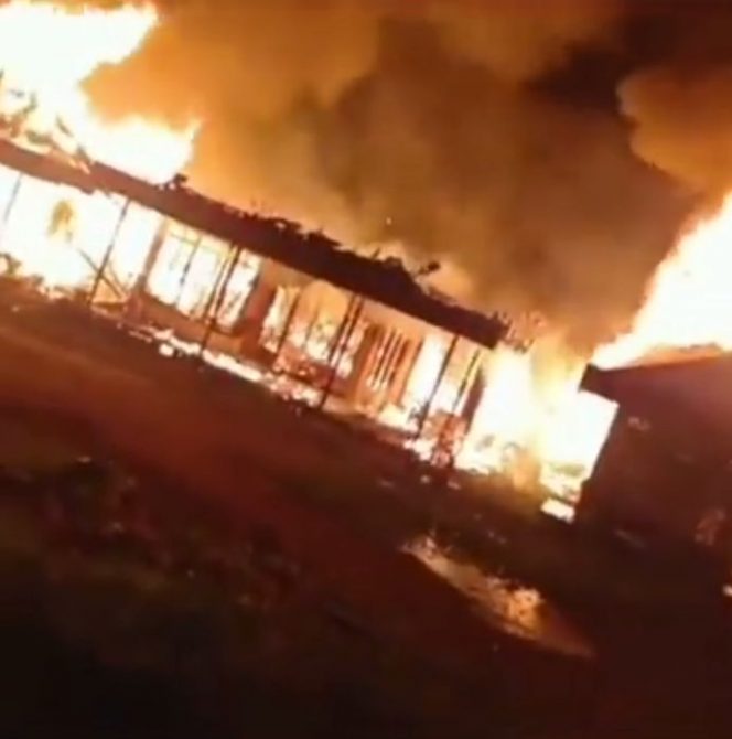 
 Diduga Korsleting Listrik, 3 Rumah di Barito Kuala Ludes Terbakar