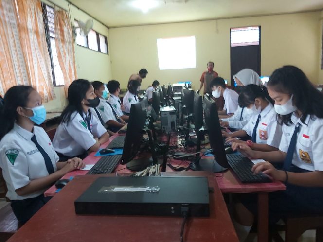 
 SMP Sederajat di Barito Timur Laksanakan Asesmen Nasional