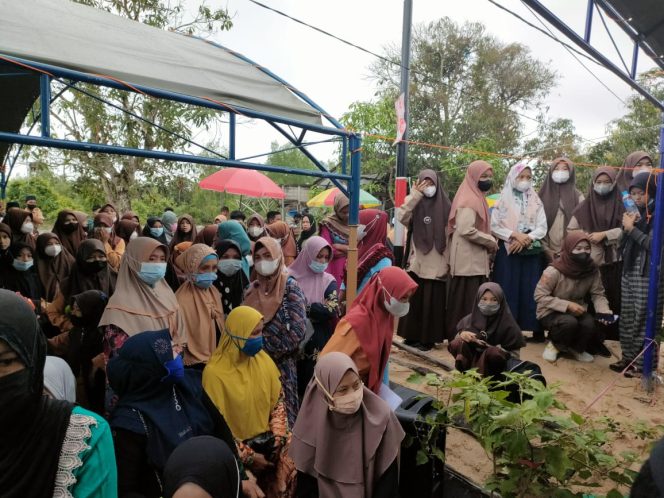 
 Masyarakat di Pulau Kupang, Kapuas Antusias Ikuti Vaksinasi Massal
