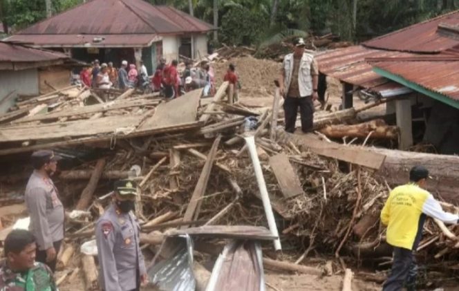 
 Banjir Bandang Terjang 4 Desa di Padang Lawas Sumut