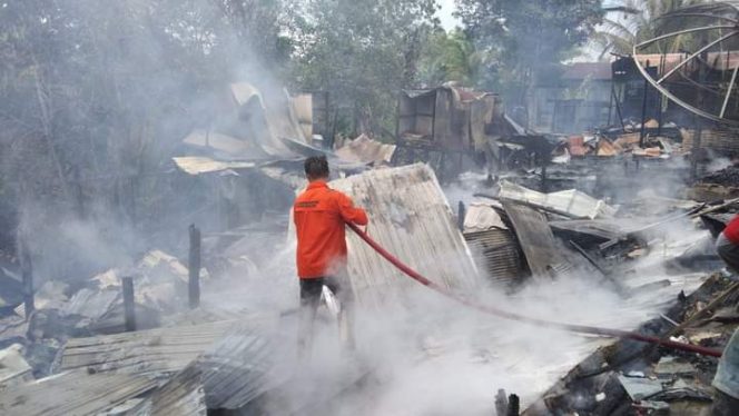 
 Kebakaran di Lahei 2: 13 Rumah Terbakar, Puluhan Jiwa Kehilangan Tempat Tinggal